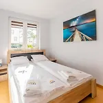 Laba Bursztynowe Z Miejscami Postojowymi Lägenhet Kołobrzeg