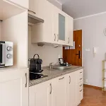 Laba Bursztynowe Z Miejscami Postojowymi Kołobrzeg