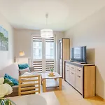 Laba Bursztynowe Z Miejscami Postojowymi Kołobrzeg