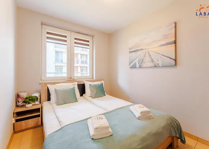 Laba Bursztynowe Z Miejscami Postojowymi