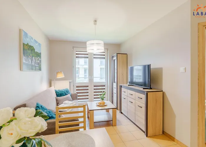 Laba Bursztynowe Z Miejscami Postojowymi Kołobrzeg